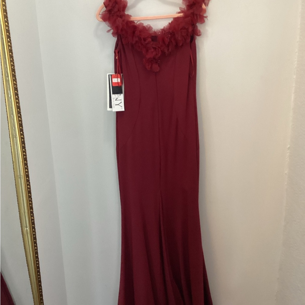 MGNY 72732, color wine, size 8,